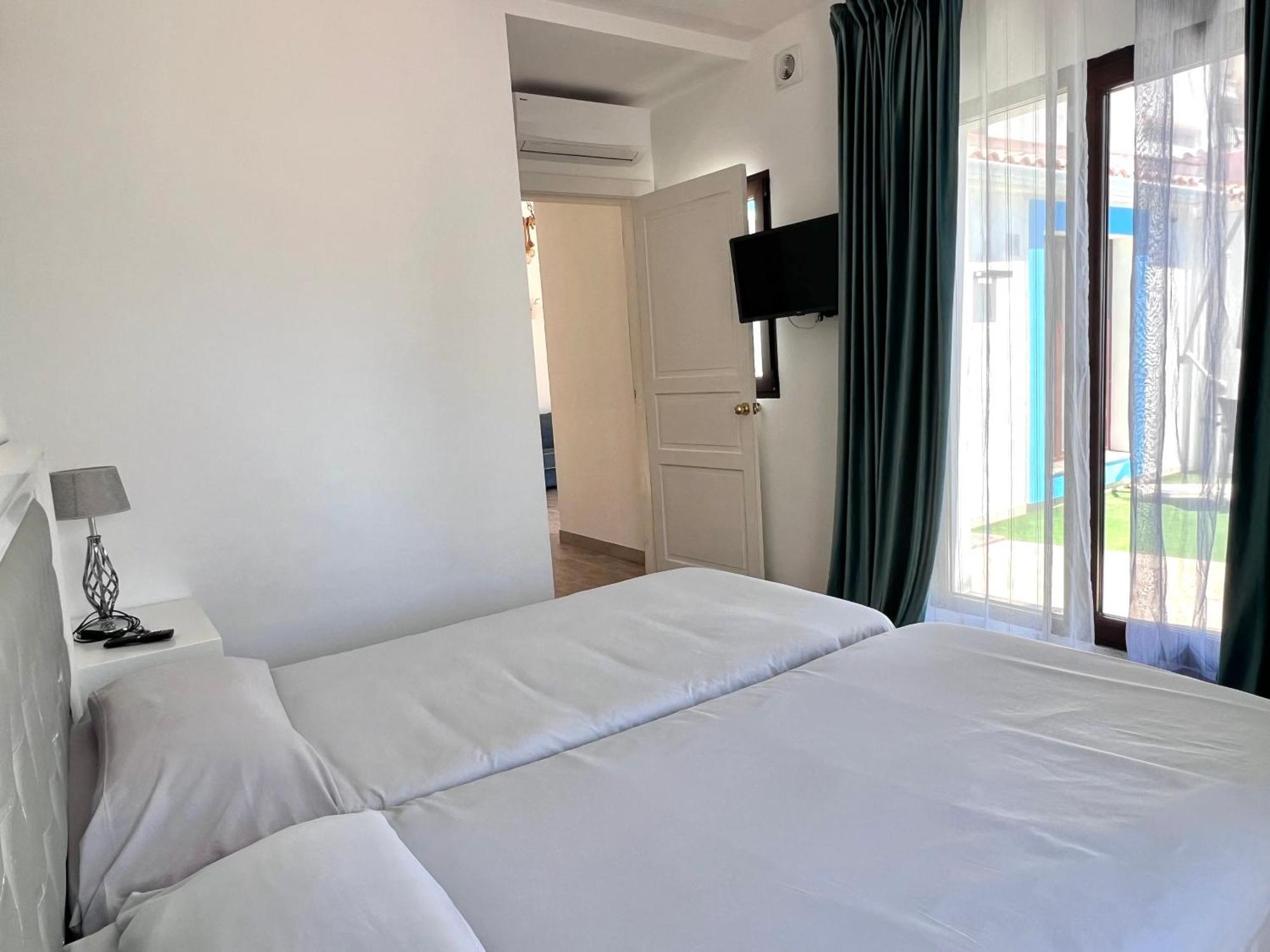 Pirata Bungalow Sea Front เอสเตโปนา ภายนอก รูปภาพ